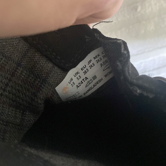 TIMBERLAND SIENNA WATERPROOF BLOCK HEEL BOOTIES w/2.5” HEEL, SIDE ZIP, SZ 7.5 - Picture 16 of 16